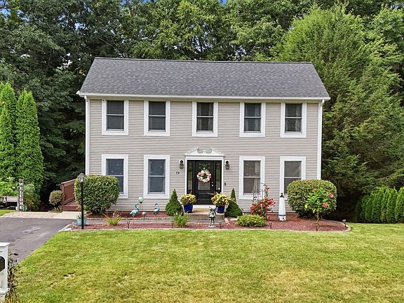 5th image of 19 Stephanie Cir