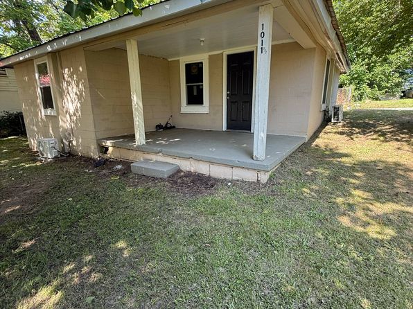 1011 1/2 Clydesdale Ave