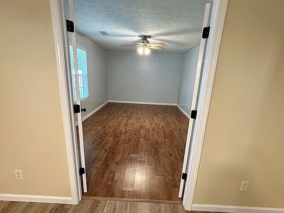 5th image of 112 Weisbrook Ln
