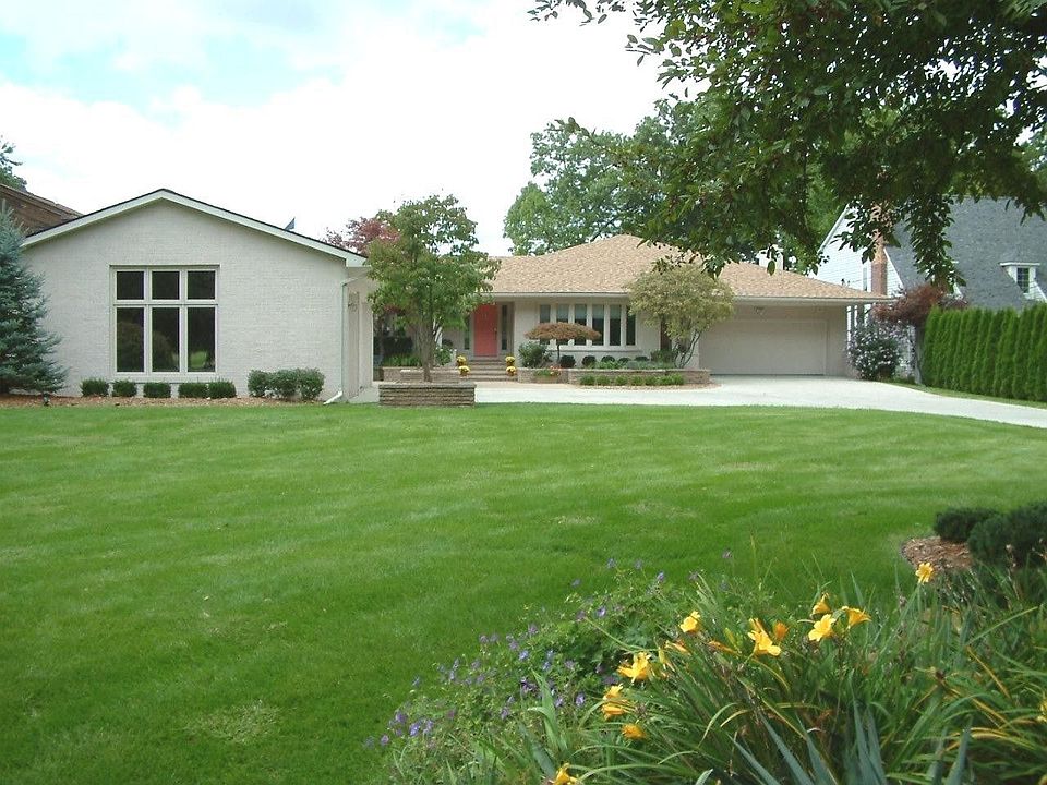 Lovely Lakefront Brick Ranch