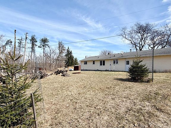 4th image of 108 Cherry St