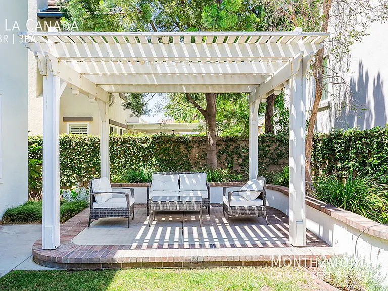 5 La Canada — Photo 24