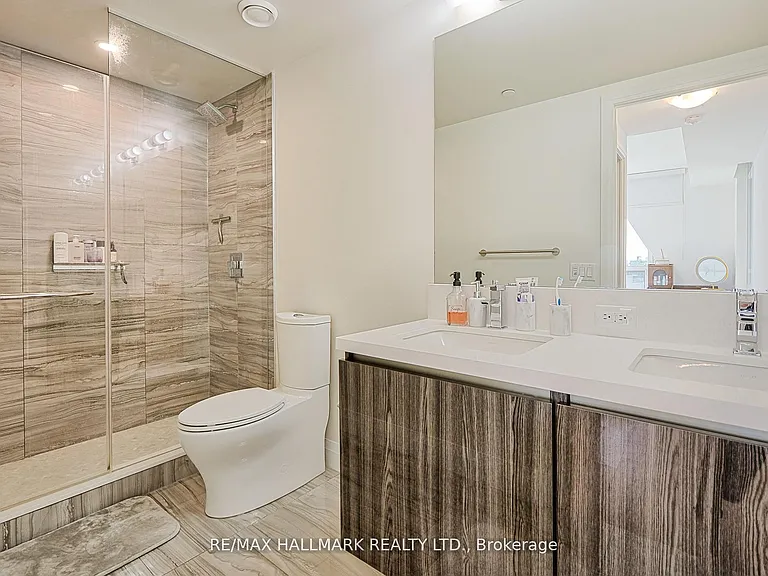 151 Avenue Rd #601 — Photo 24