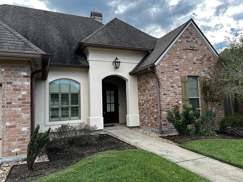 108 Huttingtower Ln