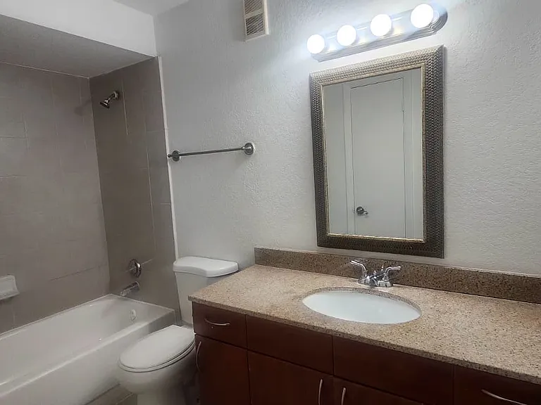 11562 Westwood Blvd #922 — Photo 9