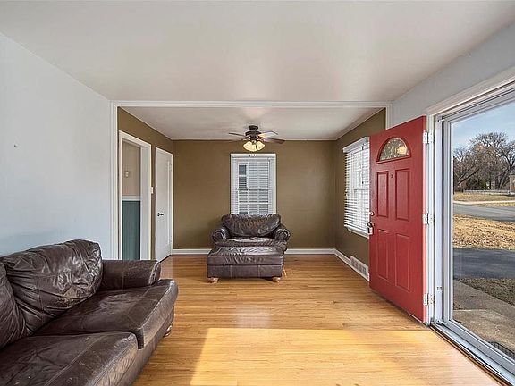 3rd image of 135 Saint Luke Dr