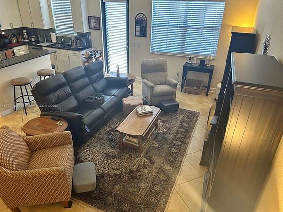 5th image of 8440 Lake Majesty Ln #1