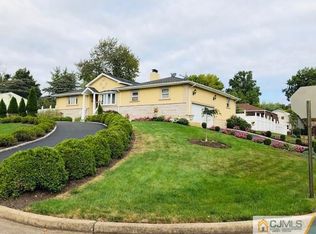 30 Frost Ave W, Edison, NJ 08820