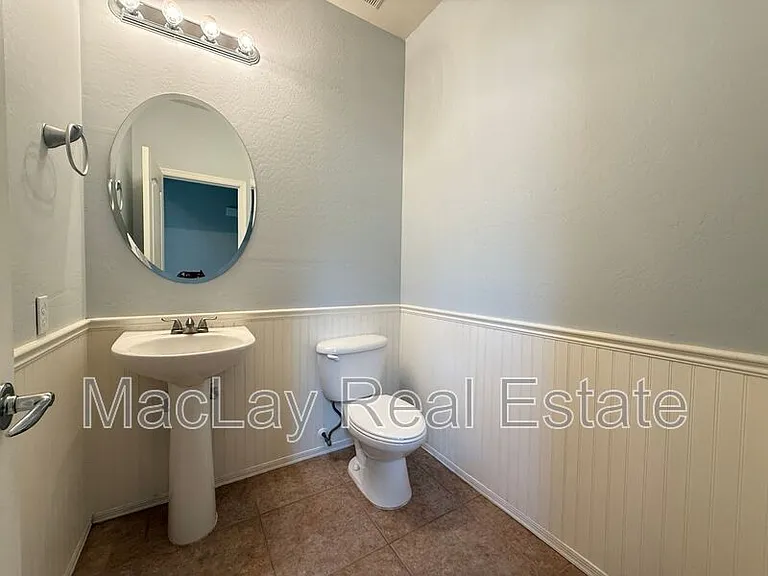 19641 E Carriage Way — Photo 7