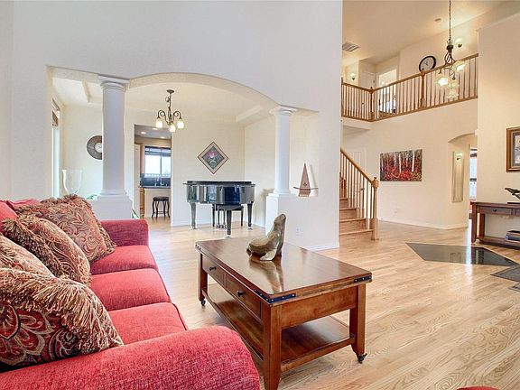 5th image of 1695 Bluebell Dr