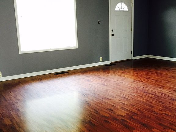 3rd image of 613 Greenleaf Dr