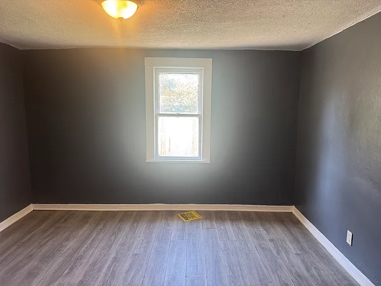 2712 Jupiter Ave — Photo 6
