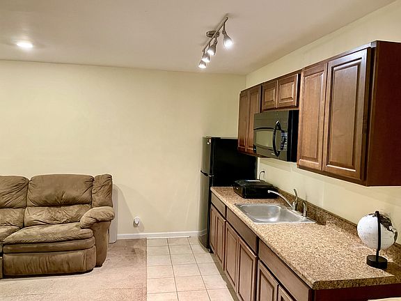 18th image of 1073 Crane Ct