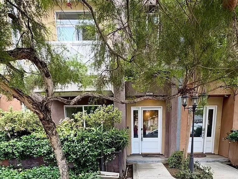 11622 Oxnard St — Photo 35