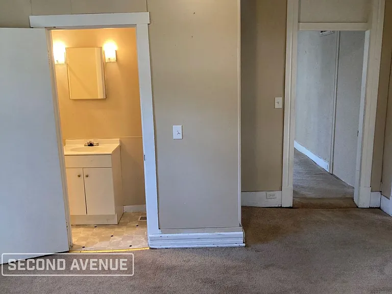 822 S Walnut St — Photo 5