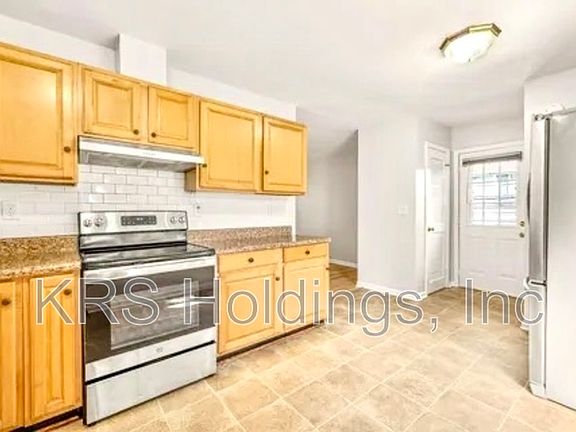 2nd image of 804 Raymond Rd