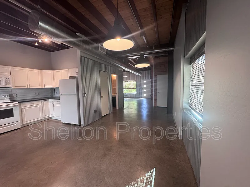 3 bed, 2.5 bath, 1500 sqft, $1,745 — Photo 4