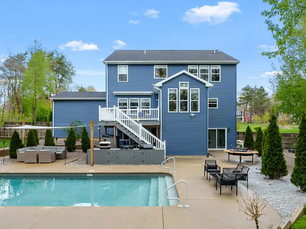 5849 Gavin Ln, Kalamazoo, MI 49009