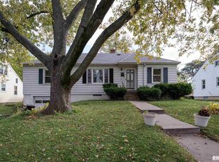 3202 N Chapel Pl, Peoria, IL 61603