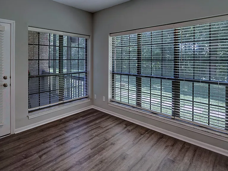 Parkhill Luxury Apartments — Photo 17