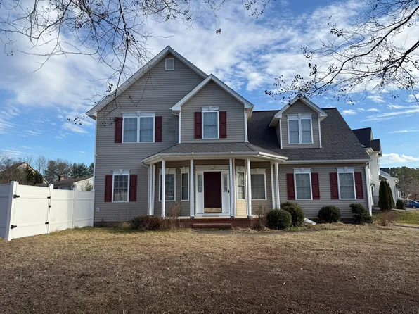 78 Cannon Ridge Dr, Fredericksburg, VA 22405