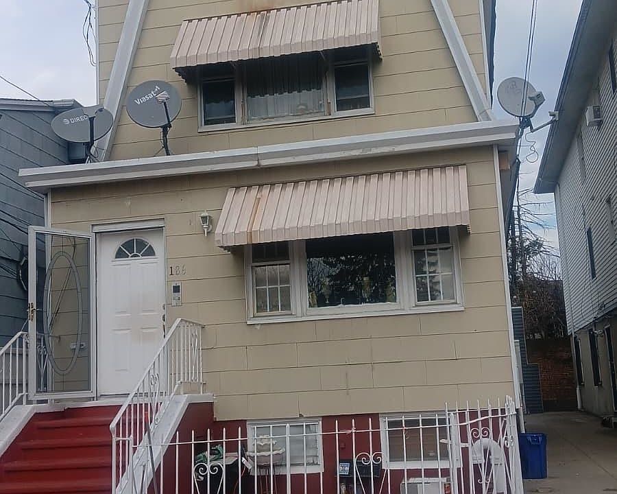 1st image of 186 McAdoo Ave