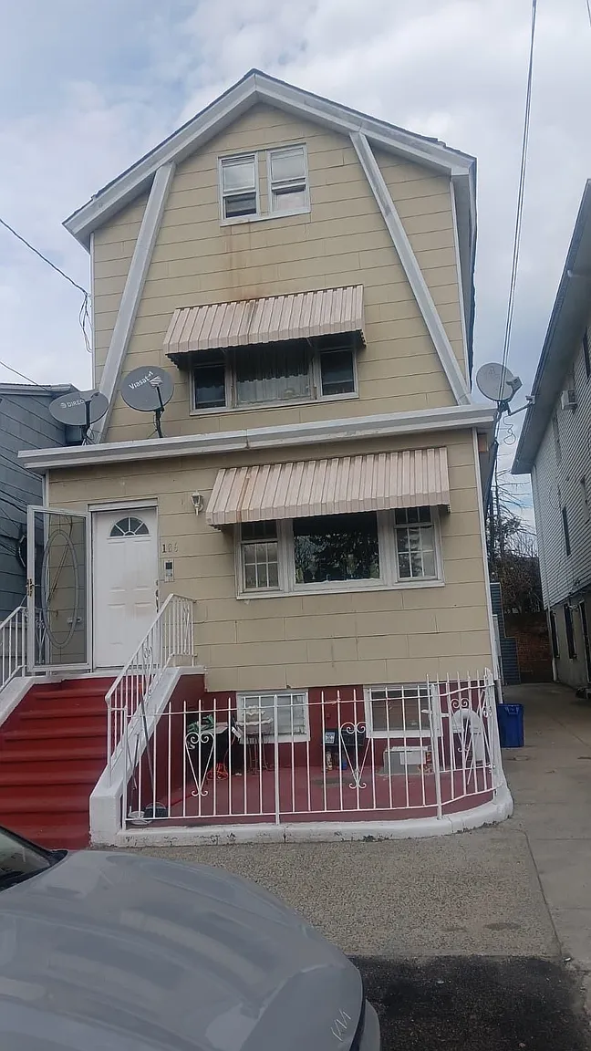 186 McAdoo Ave photo 1