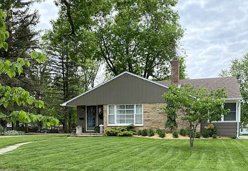 1052 6th Avenue, Windom, Mn 56101