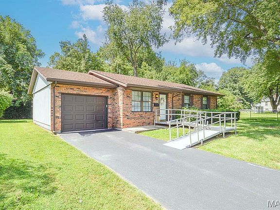 2nd image of 47 Belle Crest Dr