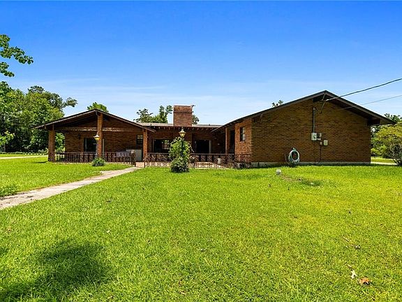 3rd image of 20493 Carpenter Rd