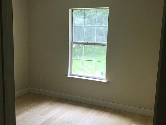 4th image of 29830 S Montpelier Ave