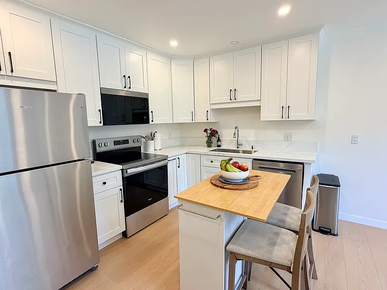 5061 Haskell Ave #GUESTHOUSE — Photo 9