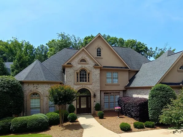 5359 Point South Dr, Gainesville, GA 30504