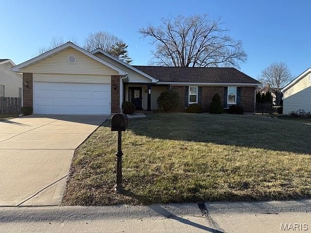 1st image of 515 Fox Pointe Dr