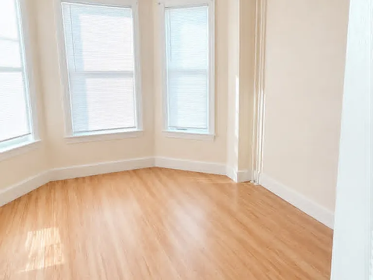 4-4-4A Broad St #3 — Photo 3