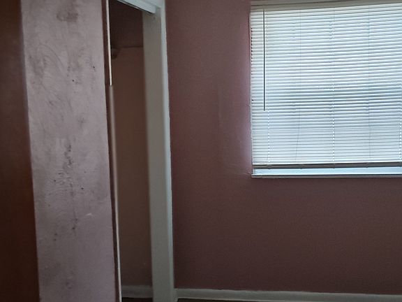 5th image of 19223 Firwood Rd