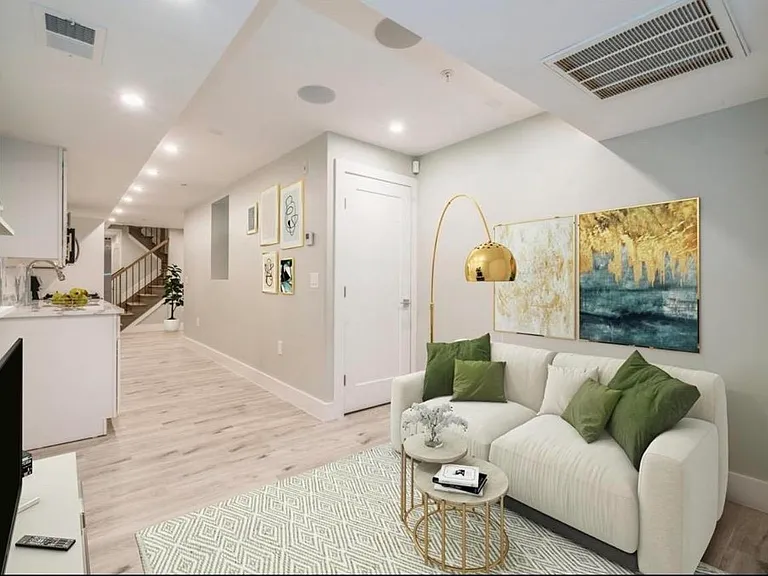 111 Collard St #2 — Photo 1