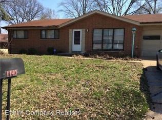 1140 Indian Trails Dr, Saint Louis, MO
