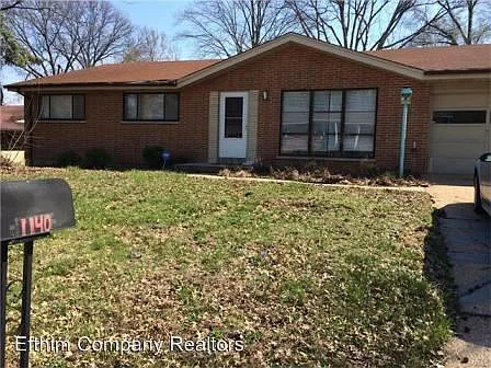 1140 Indian Trails Dr photo 1