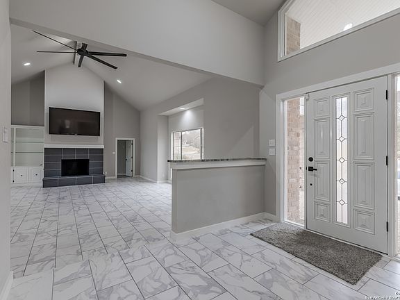 3rd image of 503 RIVERHILL BLVD
