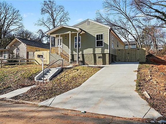 4th image of 1732 Harrison Ave