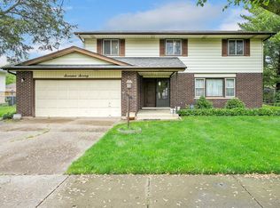 1770 E Camp McDonald Rd, Mount Prospect, IL 60056