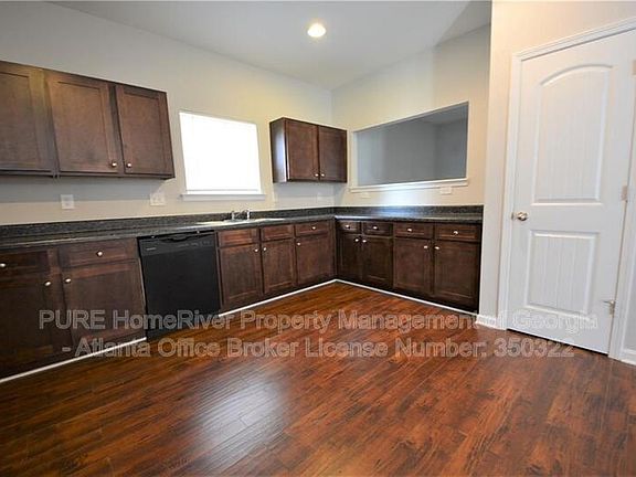 4th image of 554 Tulip Ln