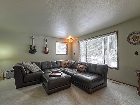 2nd image of 42304 SE 168th St