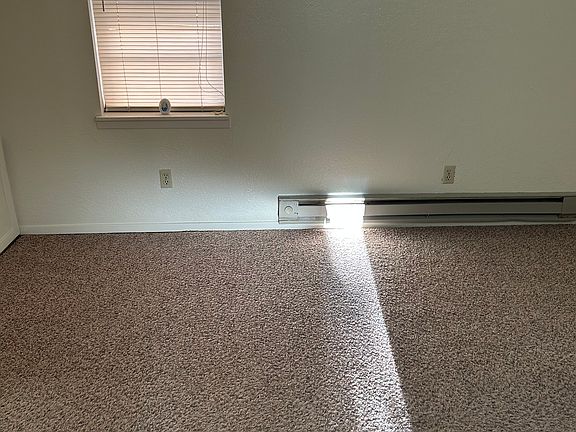 5th image of 209 S Avenue E