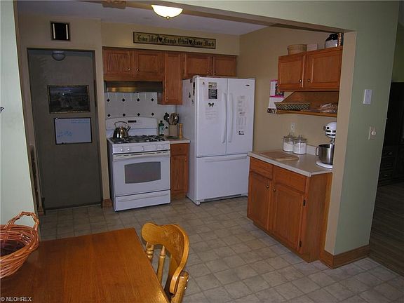 4th image of 5727 Champaign Ave