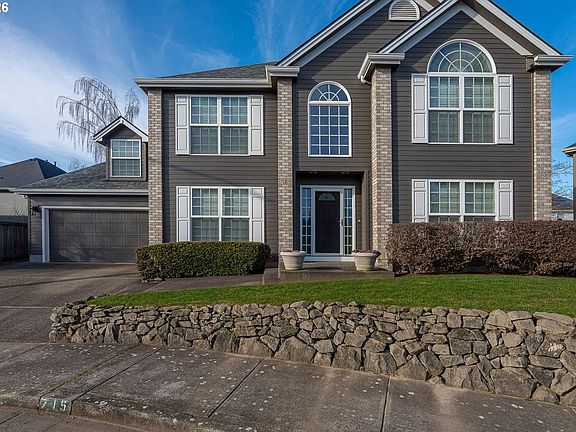 3rd image of 715 Shadowwood Loop NE