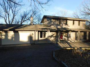 16040 Alpine Way, Eden Prairie, MN 55346