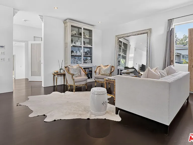 2425 Clement Ave — Photo 25