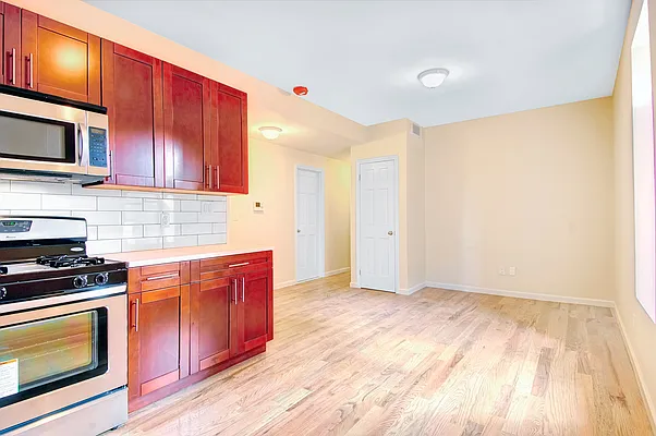 Rented by Nest Seekers International | media 35